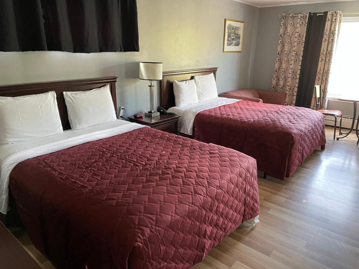Nites Inn Motel コーンウォール エクステリア 写真